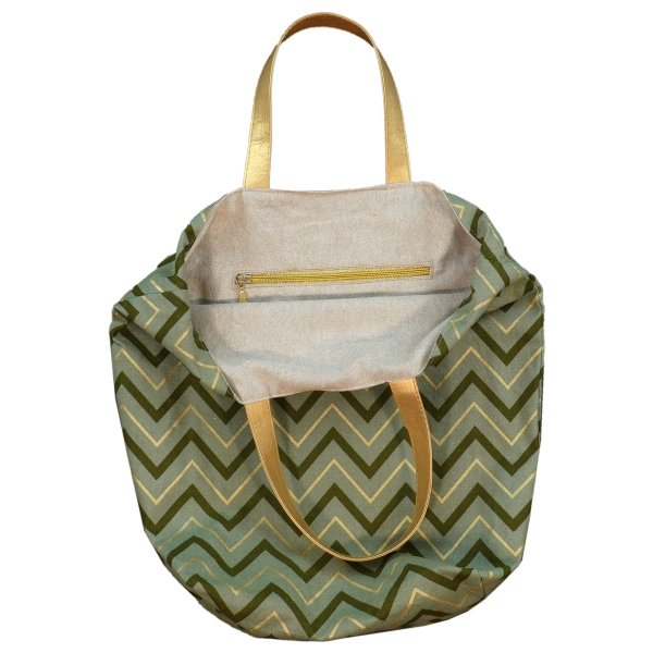 Preview: Designbeispiel ST10130 Half Panama Stoff grün gold mit gezacktem Streifenmuster aus 80% Baumwolle, 20% Polyester