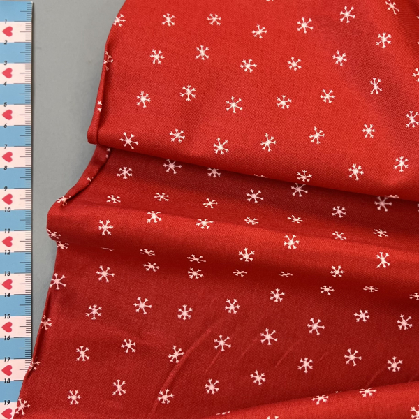 Baumwolle Webware unelastisch  - roter Weihnachts- & Winterstoff mit weißen Schneeflocken