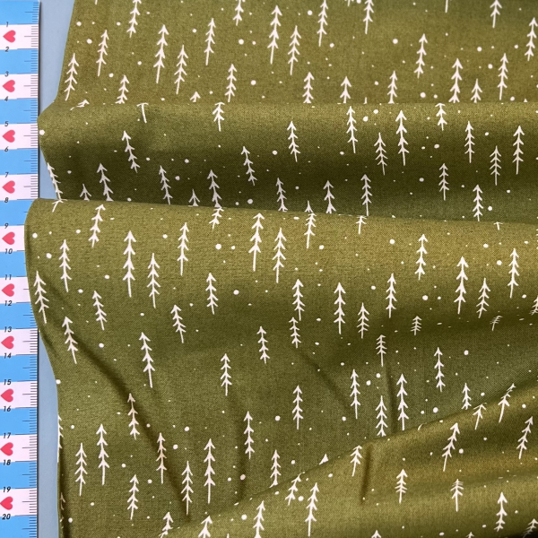 Baumwolle Webware unelastisch - Weihnachtsstoff grün mit weißen Tannen